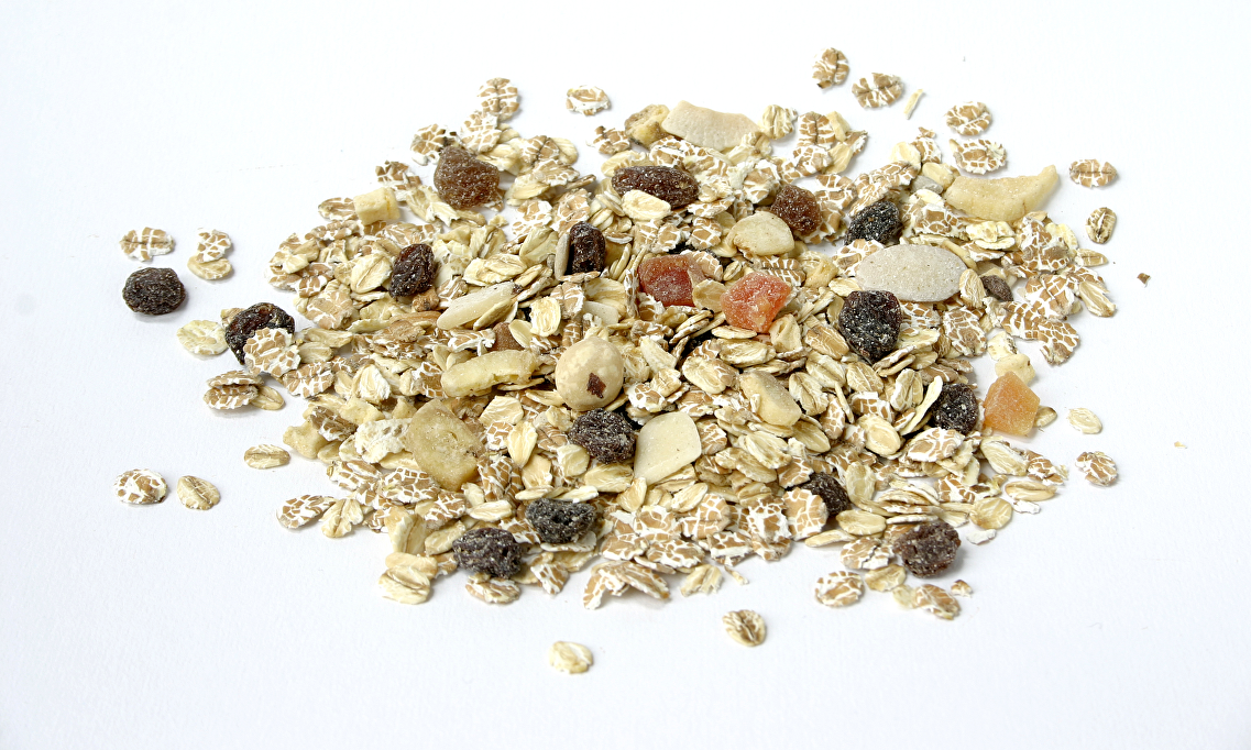 Cereals, grains, seeds, granola, mueslis