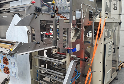 Rovema VPL 260 Doypack + reclose (adhesive strip)